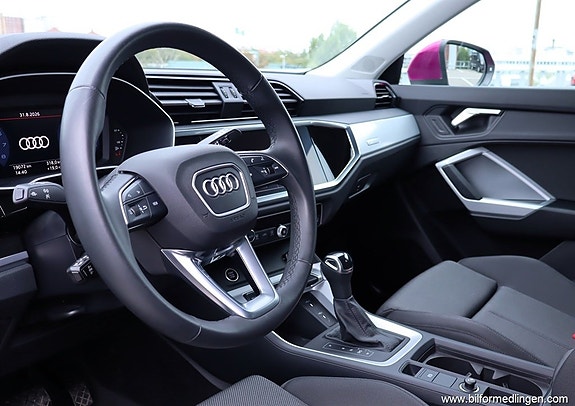 Audi Q3 9 of 22