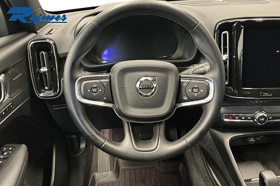 Volvo EX40 9 of 18