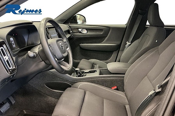 Volvo EX40 6 of 18