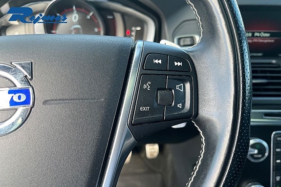 Volvo XC60 13 of 27