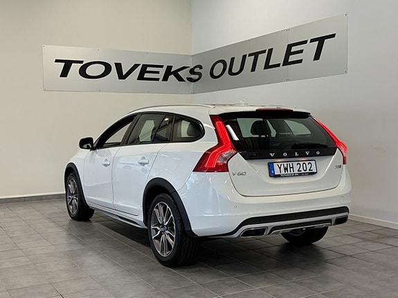 Volvo V60 Cross Country 4 of 20