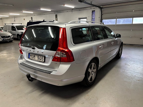 Volvo V70 3 of 6