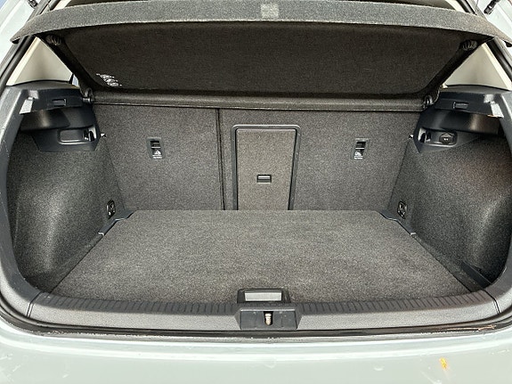 Volkswagen e-Golf VII 12 of 20