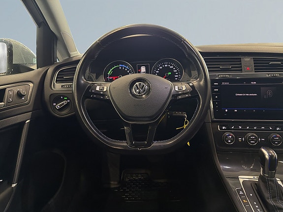 Volkswagen e-Golf VII 9 of 20