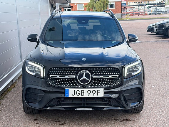 Mercedes-Benz GLB200 d 3 of 15