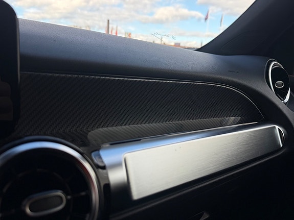 Mercedes-Benz GLB200 d 14 of 15