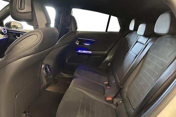 Mercedes-Benz GLC300 de 14 of 23