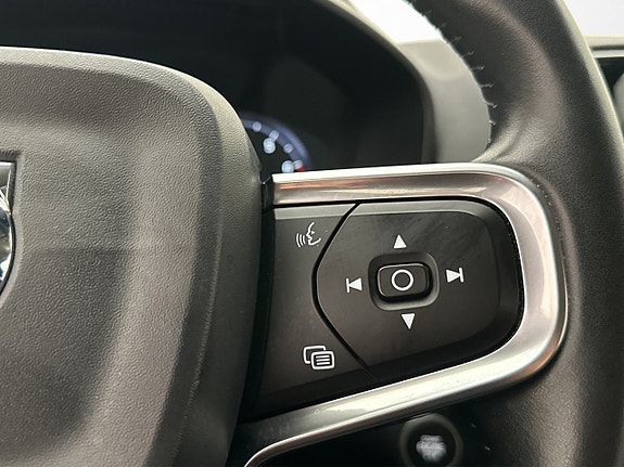 Volvo XC40 19 of 30