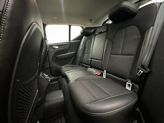 Volvo XC40 30 of 30