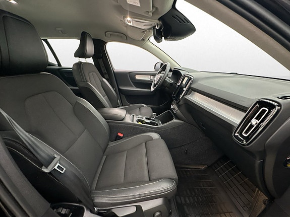 Volvo XC40 29 of 30