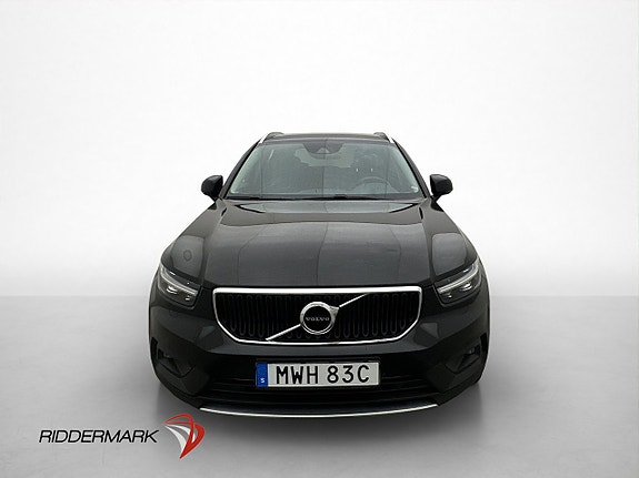 Volvo XC40 2 of 30