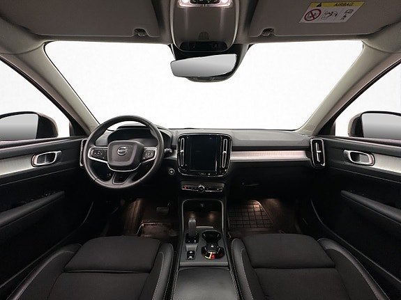 Volvo XC40 14 of 30