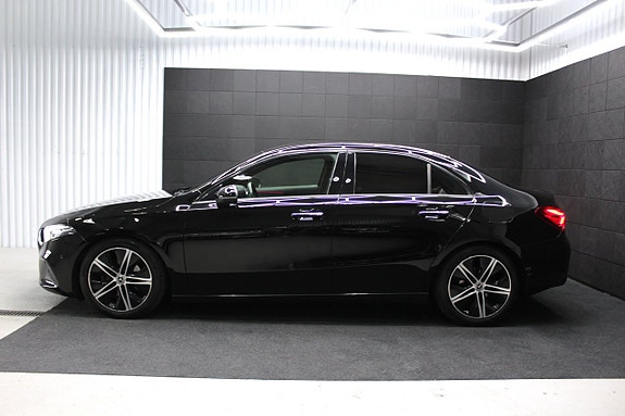 Mercedes-Benz A200 d 3 of 20