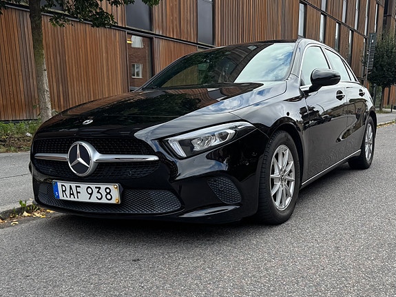 Mercedes-Benz A180 2 of 29