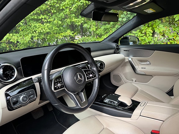 Mercedes-Benz A180 3 of 29