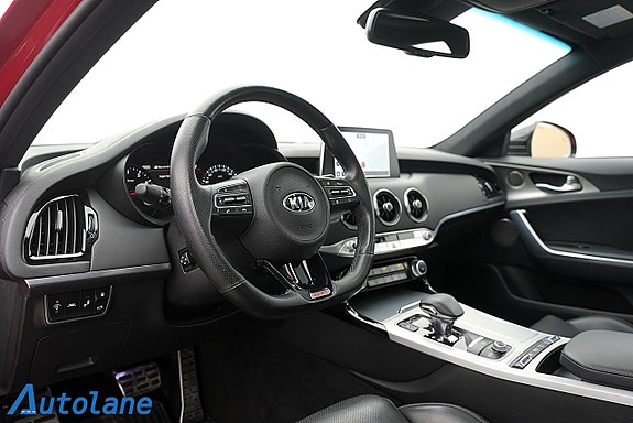 Kia Stinger 16 of 30