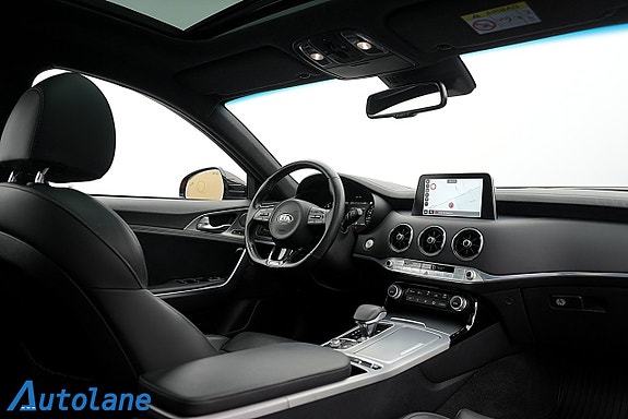 Kia Stinger 17 of 30