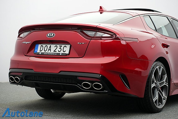 Kia Stinger 15 of 30