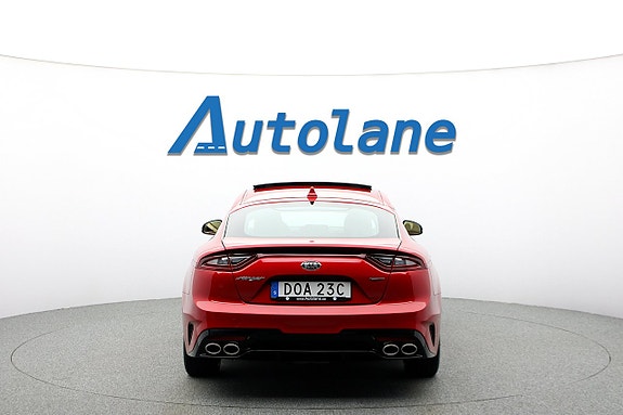 Kia Stinger 7 of 30