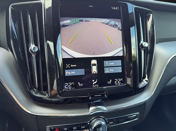 Volvo XC60 17 of 21