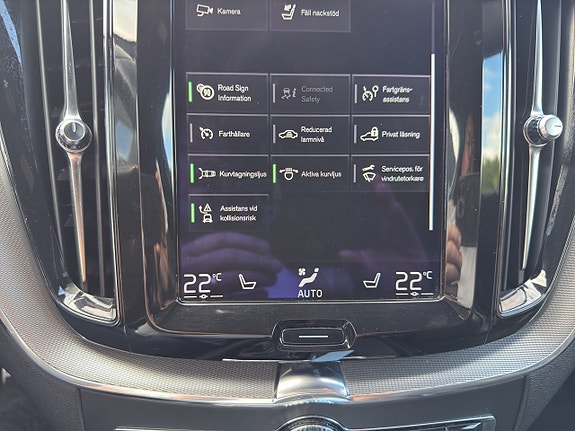 Volvo XC60 19 of 21