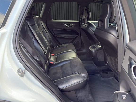 Volvo XC60 13 of 21