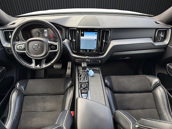 Volvo XC60 11 of 21