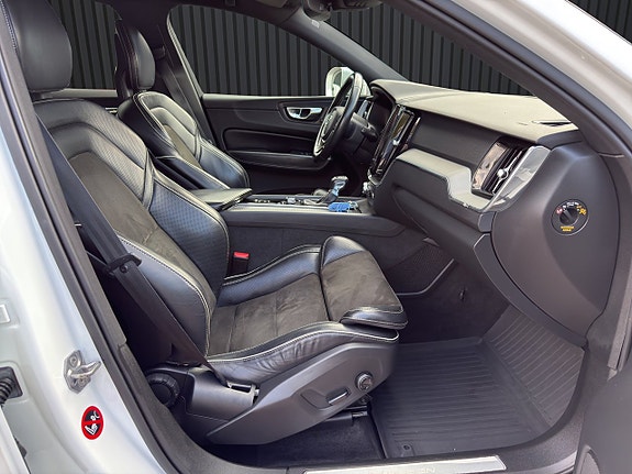Volvo XC60 12 of 21