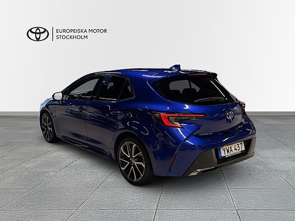 Toyota Corolla 2 of 13