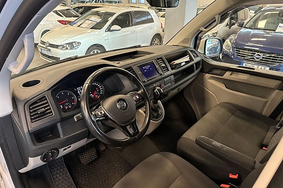 Volkswagen Transporter 15 of 30