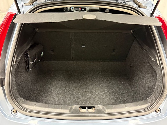 Volvo V40 4 of 18