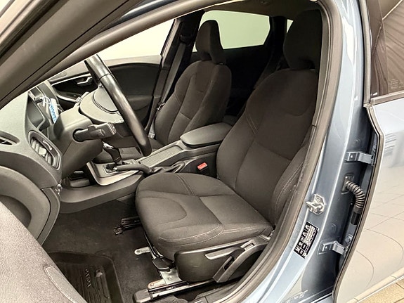 Volvo V40 9 of 18