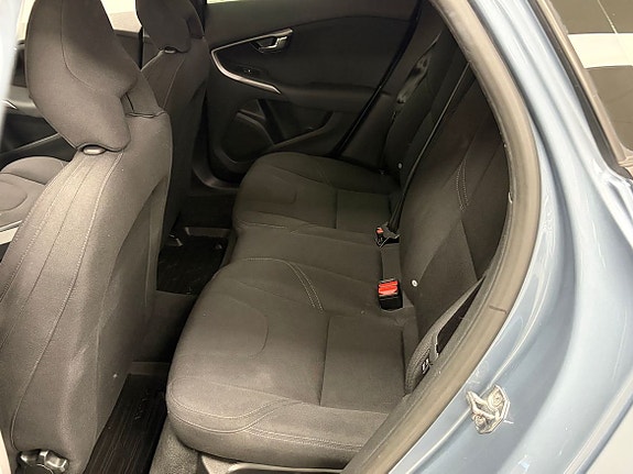 Volvo V40 5 of 18