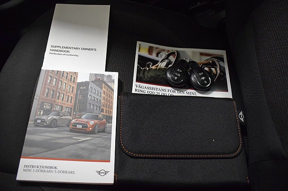 MINI Cooper 16 of 22