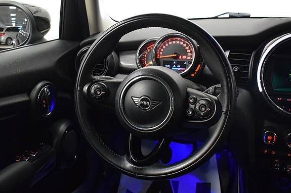 MINI Cooper 10 of 22