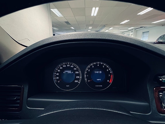 Volvo V70 17 of 23