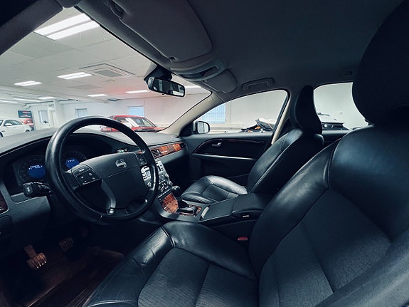 Volvo V70 11 of 23