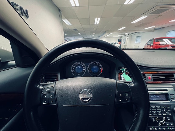 Volvo V70 16 of 23