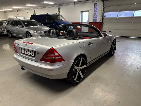 Mercedes-Benz SLK230 3 of 7