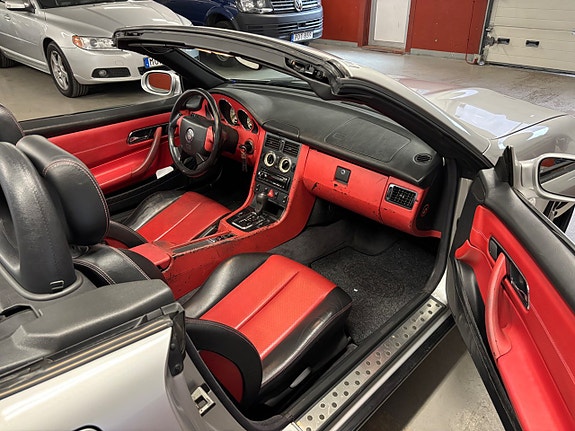 Mercedes-Benz SLK230 7 of 7