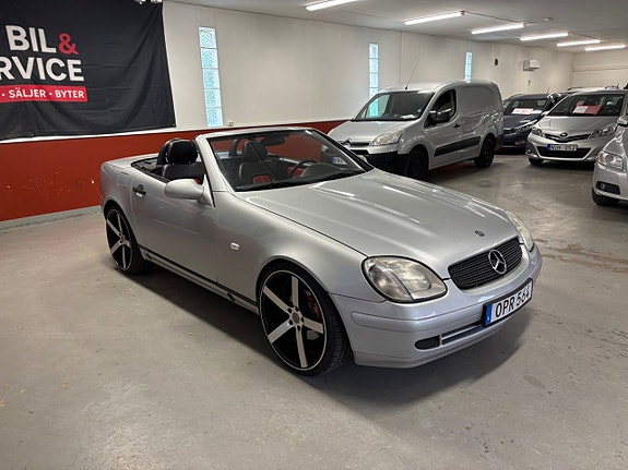 Mercedes-Benz SLK230 2 of 7