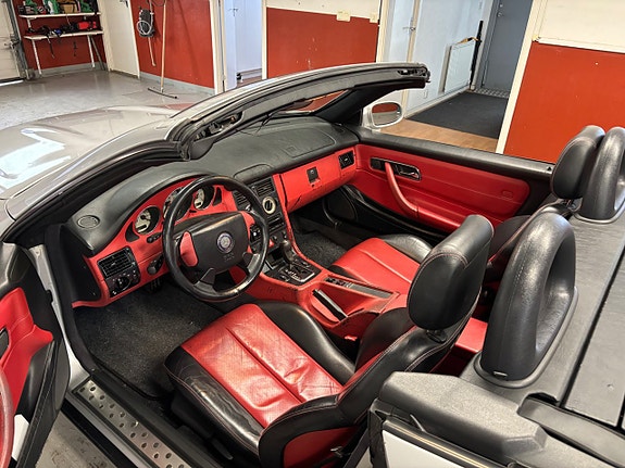 Mercedes-Benz SLK230 6 of 7