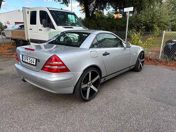 Mercedes-Benz SLK230 5 of 7