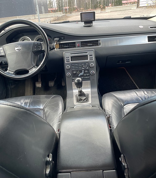 Volvo V70 4 of 6