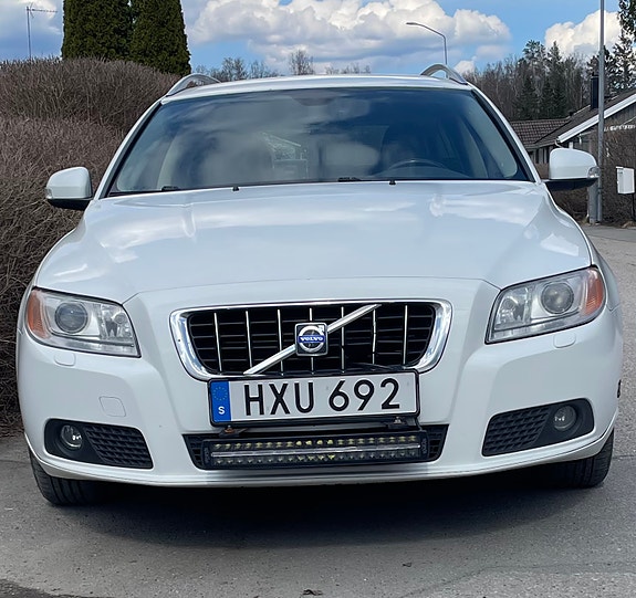 Volvo V70 3 of 6