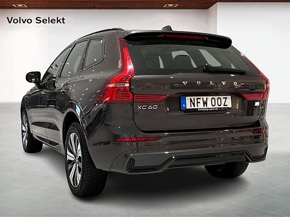 Volvo XC60 2 of 20