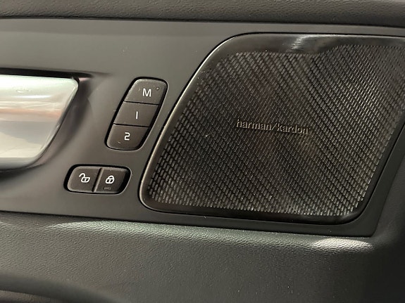 Volvo XC60 19 of 20