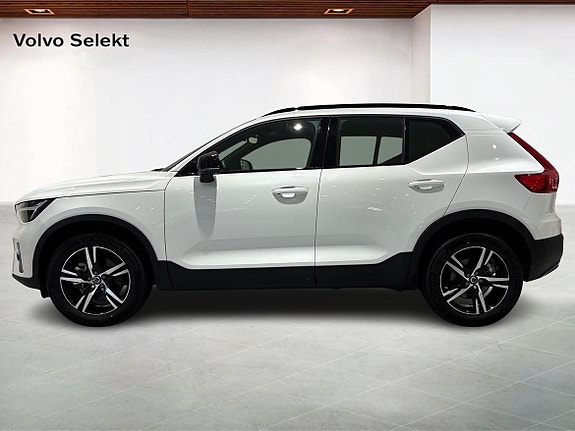 Volvo XC40 3 of 19