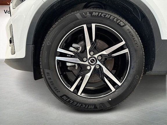 Volvo XC40 9 of 19