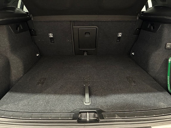 Volvo XC40 13 of 19
